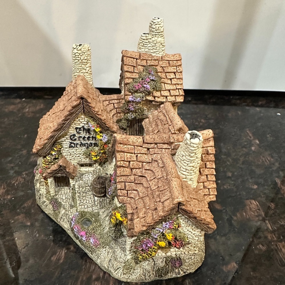 VTG David Winter Cottages Green Dragon Pub 1983 Box COA Britain Retired